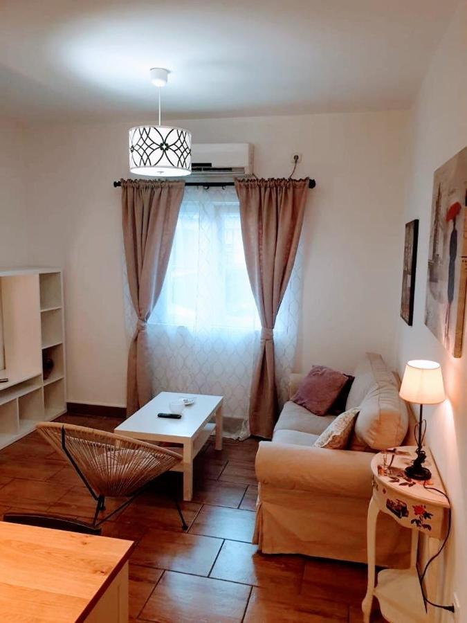 Studio Apartmant Leona With Parking Place สปลิท ภายนอก รูปภาพ