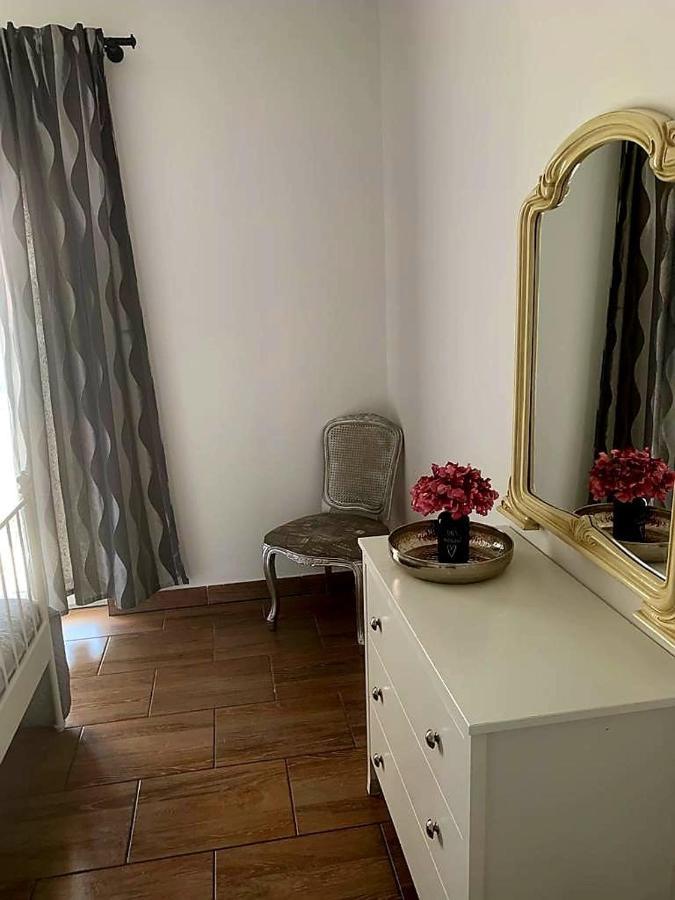 Studio Apartmant Leona With Parking Place สปลิท ภายนอก รูปภาพ