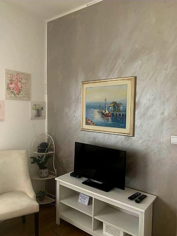 Studio Apartmant Leona With Parking Place สปลิท ภายนอก รูปภาพ