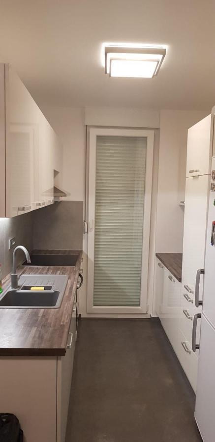 Studio Apartmant Leona With Parking Place สปลิท ภายนอก รูปภาพ